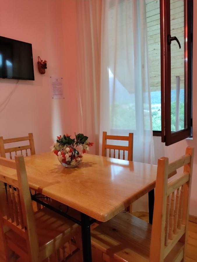 Village House 메스티아 외부 사진