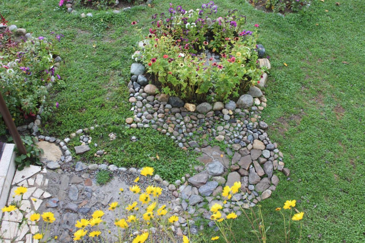 Village House 메스티아 외부 사진